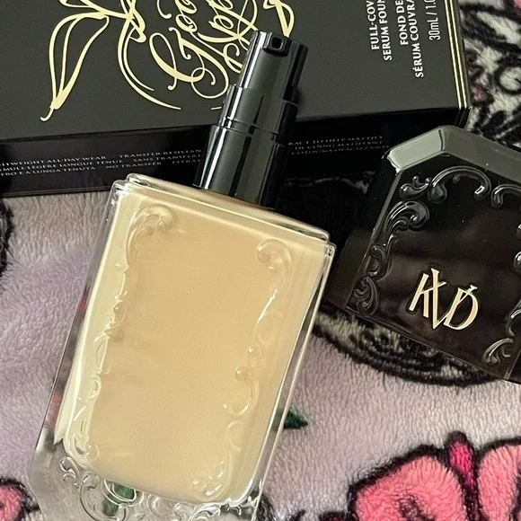 KVD Light 006 GOOD APPLE FULL-COVERAGE TRANSFER-PROOF SERUM FOUNDATION - Picture 5 of 5